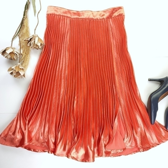 NEW YORK & COMPANY New Pleated Flutter Bottom Coral Shimmer Skirt Sz M - Picture 2 of 11